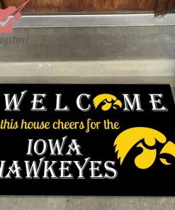 welcome this house cheers for the iowa hawkeyes doormat 2 C5abX