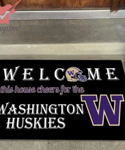 welcome this house cheers for the washington huskies doormat 3 Ezs6a